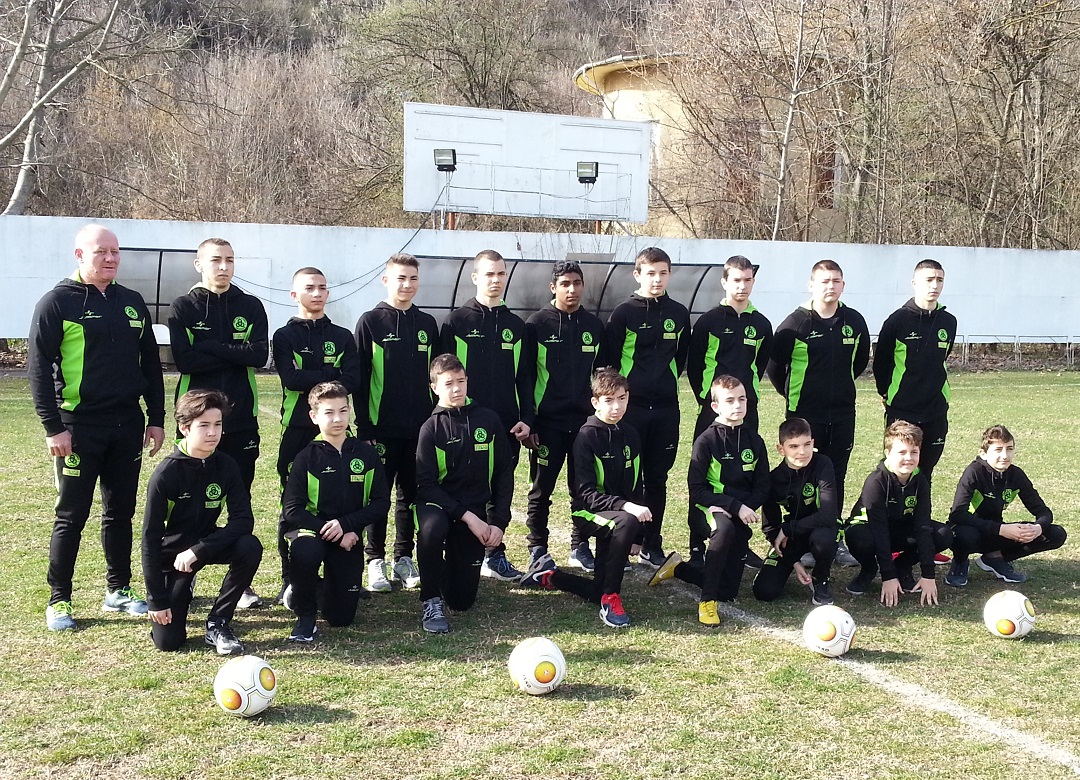 FC Parva Atomna - a photo with the team that is two years older than me, with which I played official football matches